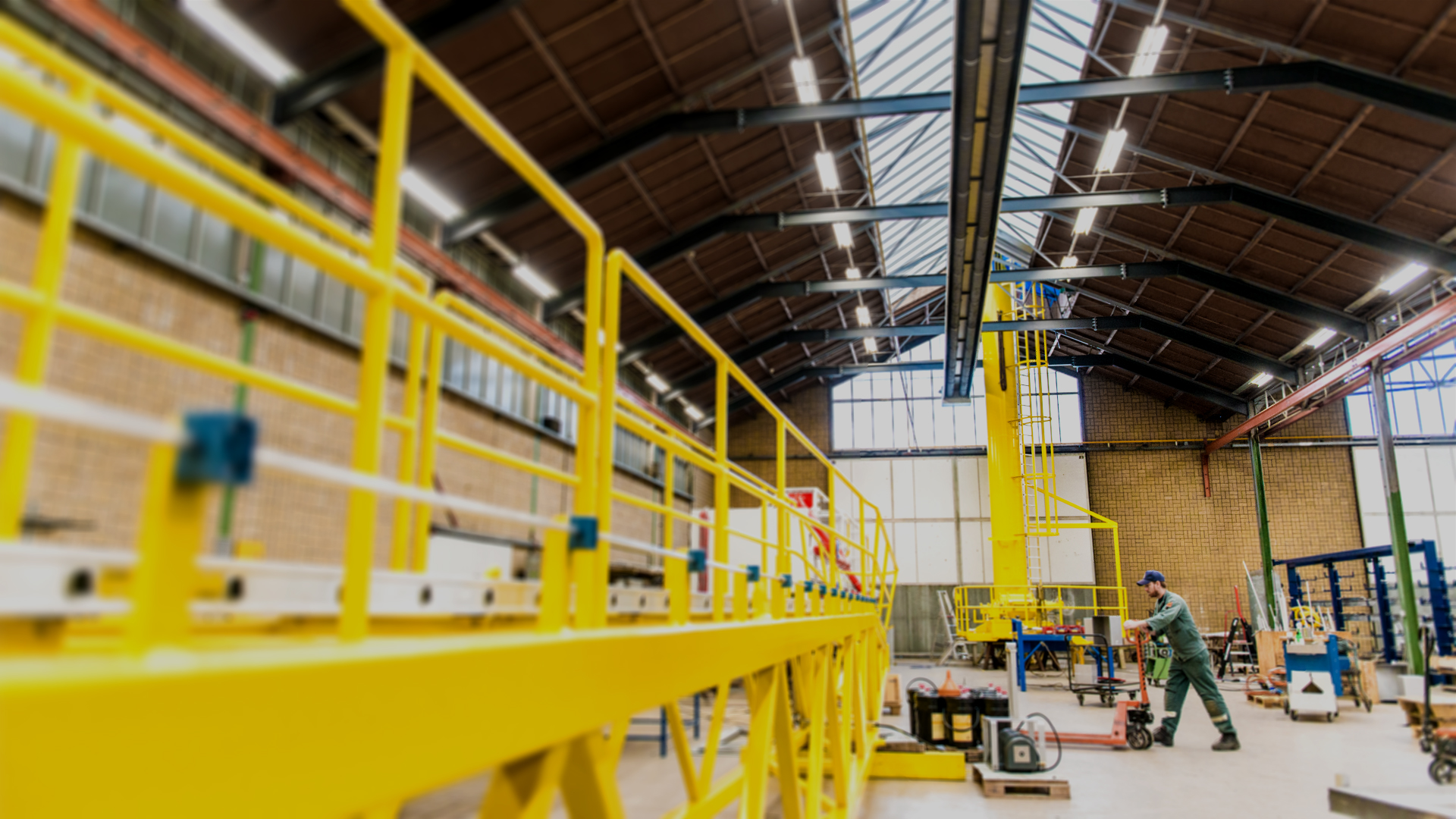 fabriek met verlichting van Philips